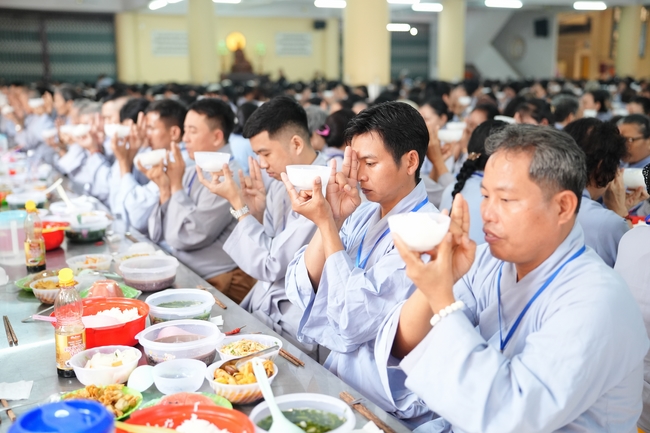 Pháp thoại “Thực tập Bồ-tát hạnh” – Thượng toạ Thích Viên Trí – KTPT lần 104