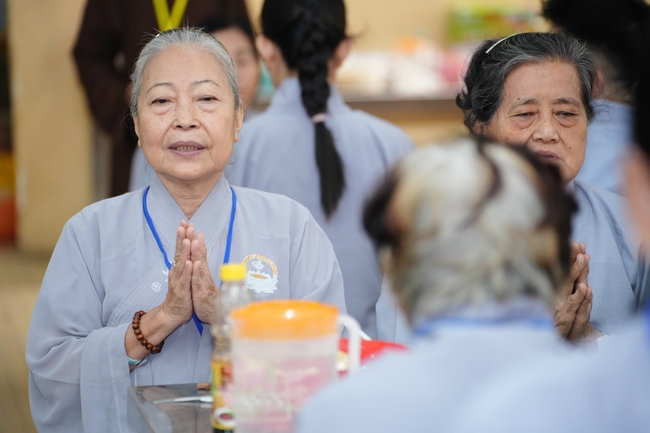 Pháp thoại “Thực tập Bồ-tát hạnh” – Thượng toạ Thích Viên Trí – KTPT lần 104