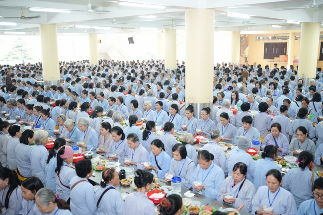 Pháp thoại “Thực tập Bồ-tát hạnh” – Thượng toạ Thích Viên Trí – KTPT lần 104