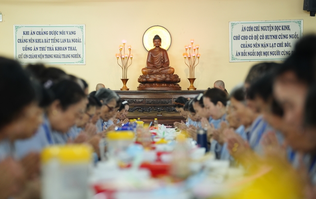 Pháp thoại “Thực tập Bồ-tát hạnh” – Thượng toạ Thích Viên Trí – KTPT lần 104