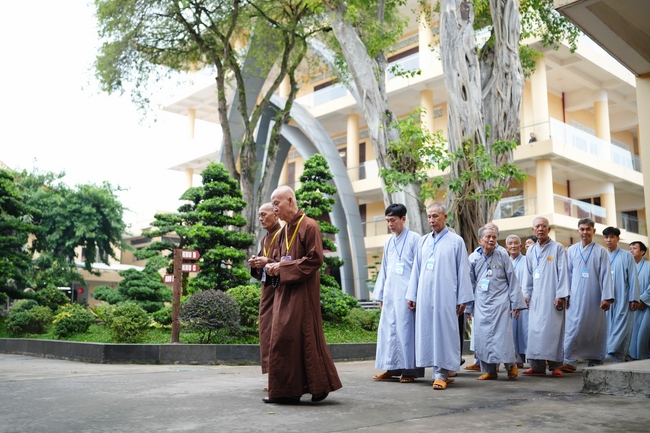 Pháp thoại “Thực tập Bồ-tát hạnh” – Thượng toạ Thích Viên Trí – KTPT lần 104