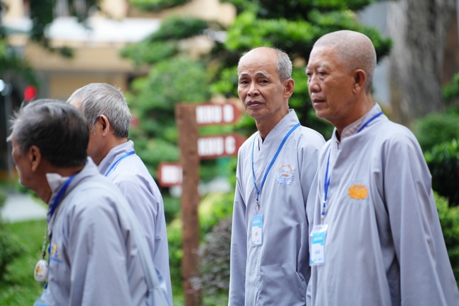 Pháp thoại “Thực tập Bồ-tát hạnh” – Thượng toạ Thích Viên Trí – KTPT lần 104