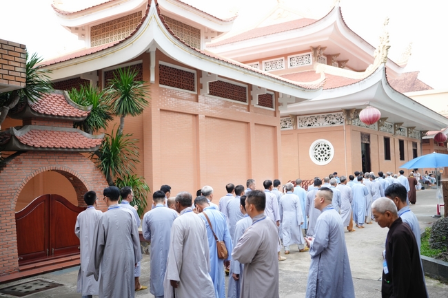 Pháp thoại “Thực tập Bồ-tát hạnh” – Thượng toạ Thích Viên Trí – KTPT lần 104