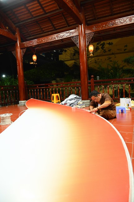 Công tác chuẩn bị đại lễ hoa đăng kỷ niệm đức Phật A-di-đà