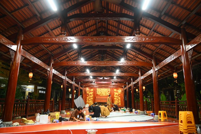 Công tác chuẩn bị đại lễ hoa đăng kỷ niệm đức Phật A-di-đà