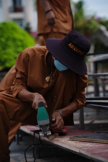 Công tác chuẩn bị đại lễ hoa đăng kỷ niệm đức Phật A-di-đà