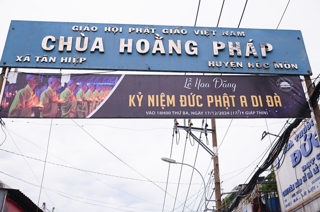 Công tác chuẩn bị đại lễ hoa đăng kỷ niệm đức Phật A-di-đà