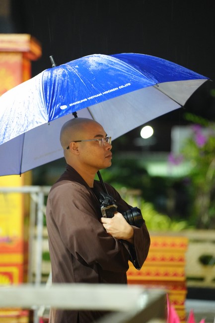 Công tác chuẩn bị đại lễ hoa đăng kỷ niệm đức Phật A-di-đà