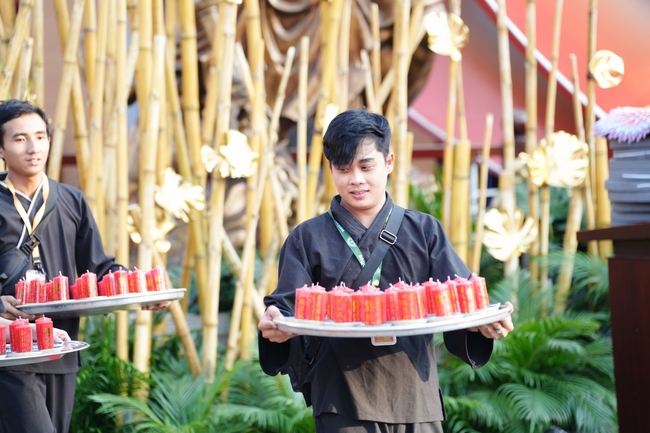 Trước Giờ G đêm hoa đăng kỷ niệm đức Phật A-di-đà