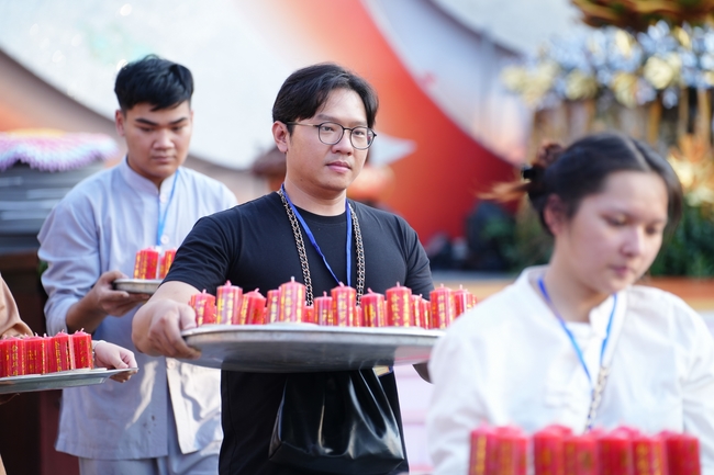 Trước Giờ G đêm hoa đăng kỷ niệm đức Phật A-di-đà