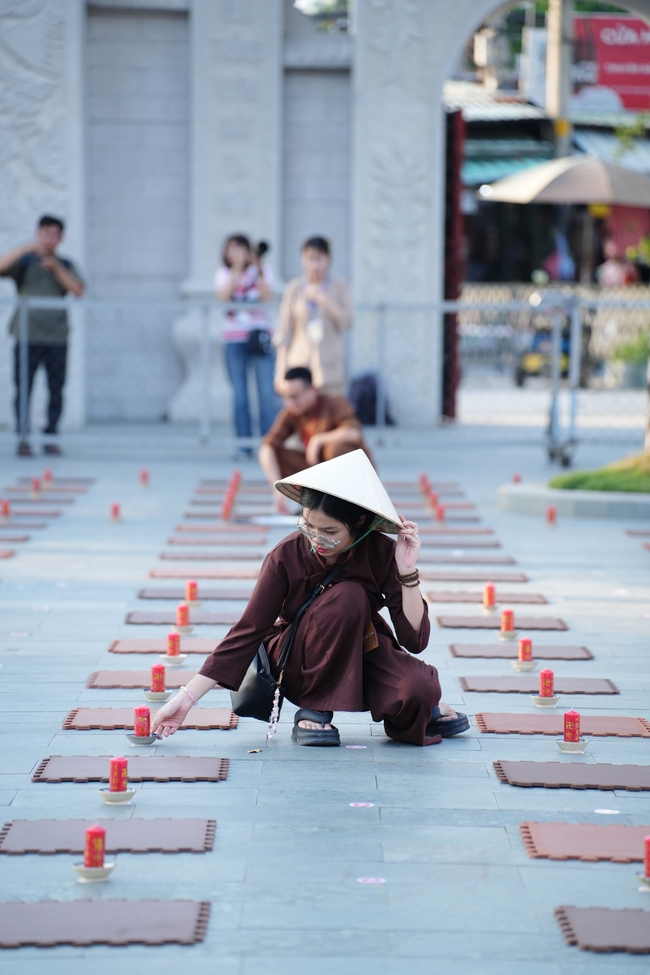 Trước Giờ G đêm hoa đăng kỷ niệm đức Phật A-di-đà