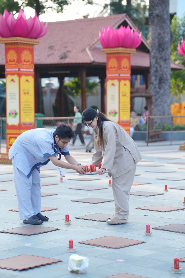 Trước Giờ G đêm hoa đăng kỷ niệm đức Phật A-di-đà