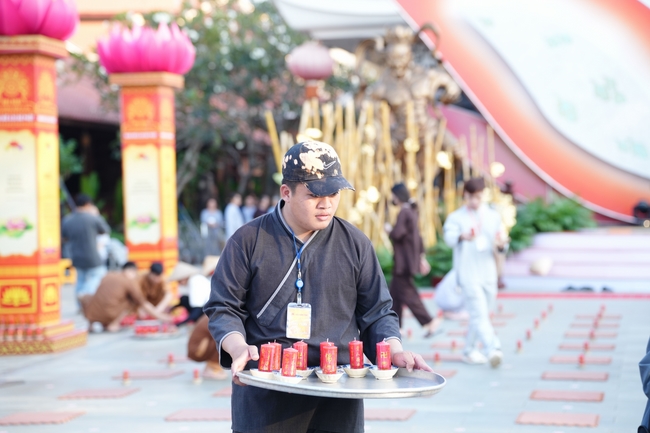 Trước Giờ G đêm hoa đăng kỷ niệm đức Phật A-di-đà