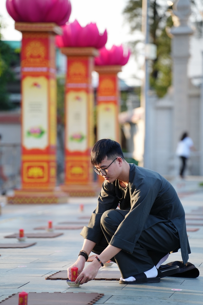 Trước Giờ G đêm hoa đăng kỷ niệm đức Phật A-di-đà