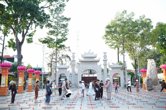 Trước Giờ G đêm hoa đăng kỷ niệm đức Phật A-di-đà