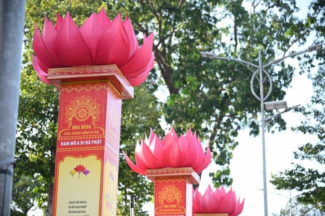 Trước Giờ G đêm hoa đăng kỷ niệm đức Phật A-di-đà