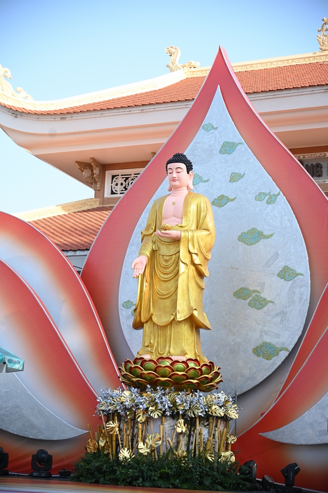 Trước Giờ G đêm hoa đăng kỷ niệm đức Phật A-di-đà