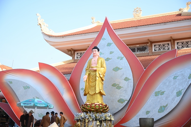 Trước Giờ G đêm hoa đăng kỷ niệm đức Phật A-di-đà