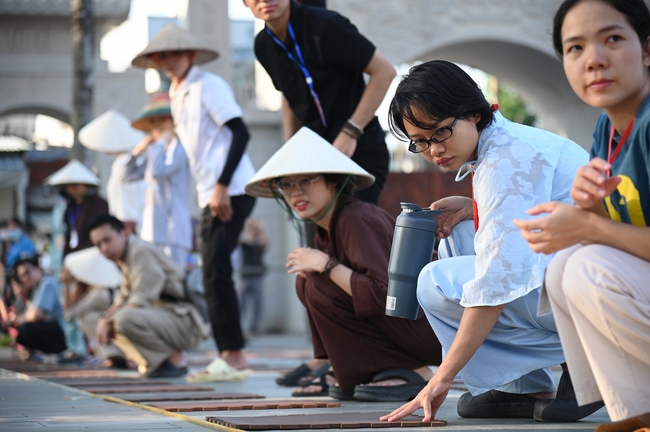 Trước Giờ G đêm hoa đăng kỷ niệm đức Phật A-di-đà