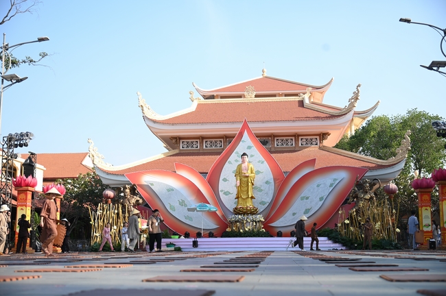 Trước Giờ G đêm hoa đăng kỷ niệm đức Phật A-di-đà