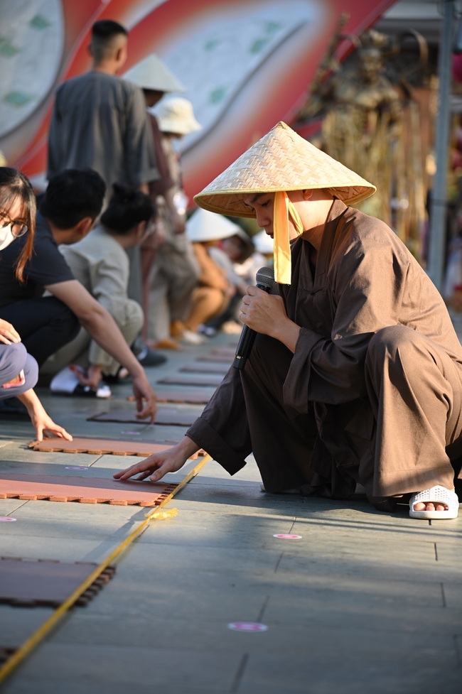 Trước Giờ G đêm hoa đăng kỷ niệm đức Phật A-di-đà