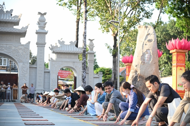 Trước Giờ G đêm hoa đăng kỷ niệm đức Phật A-di-đà