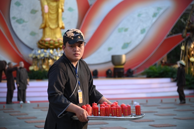 Trước Giờ G đêm hoa đăng kỷ niệm đức Phật A-di-đà