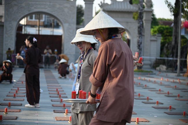 Trước Giờ G đêm hoa đăng kỷ niệm đức Phật A-di-đà