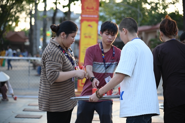 Trước Giờ G đêm hoa đăng kỷ niệm đức Phật A-di-đà