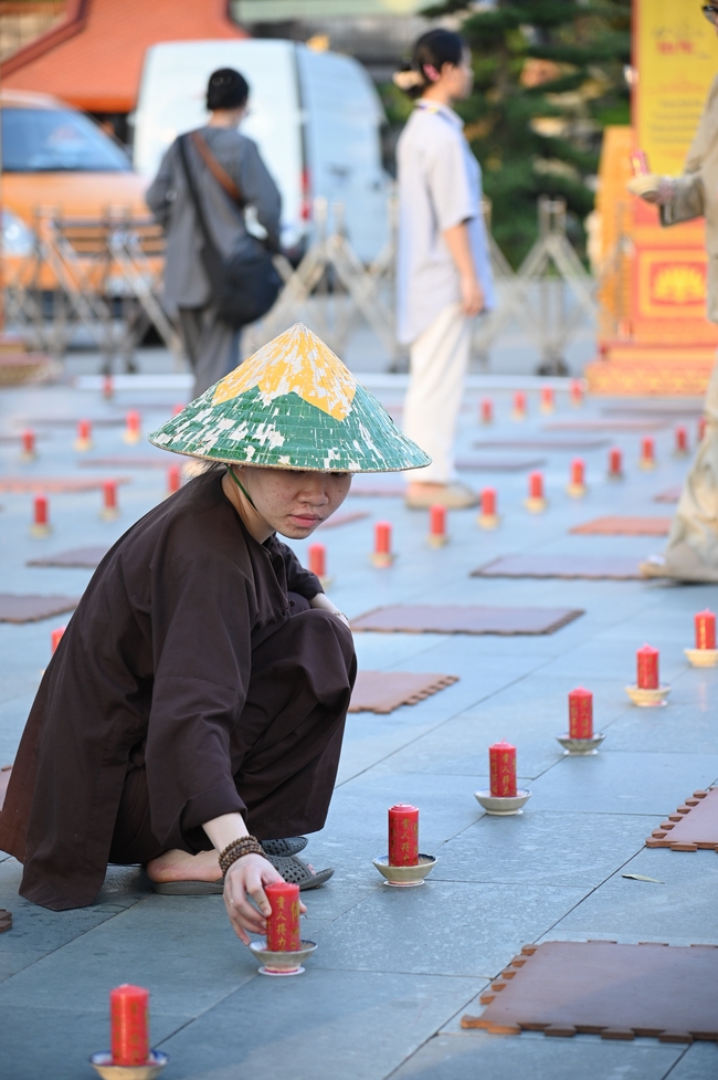 Trước Giờ G đêm hoa đăng kỷ niệm đức Phật A-di-đà