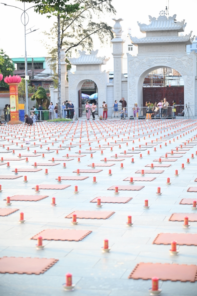 Trước Giờ G đêm hoa đăng kỷ niệm đức Phật A-di-đà