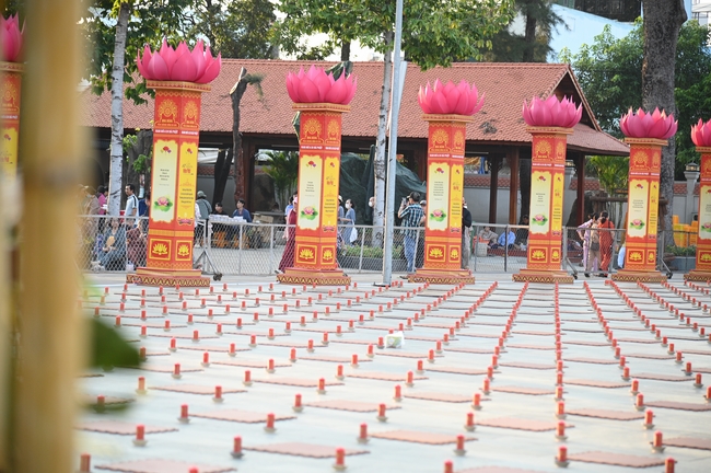 Trước Giờ G đêm hoa đăng kỷ niệm đức Phật A-di-đà