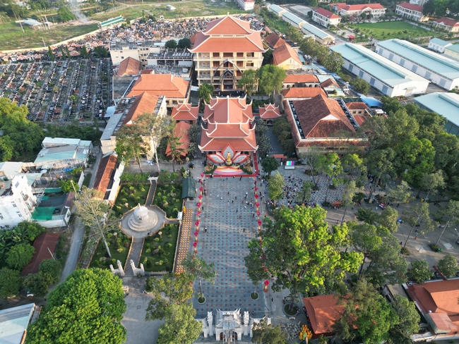 Trước Giờ G đêm hoa đăng kỷ niệm đức Phật A-di-đà