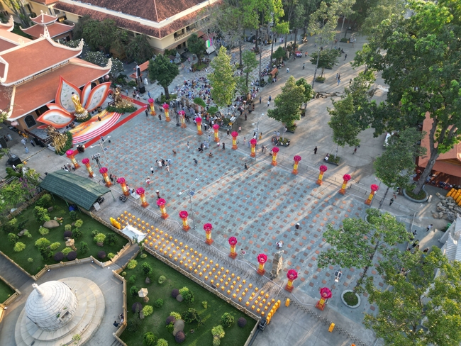 Trước Giờ G đêm hoa đăng kỷ niệm đức Phật A-di-đà