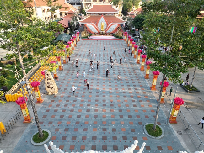 Trước Giờ G đêm hoa đăng kỷ niệm đức Phật A-di-đà