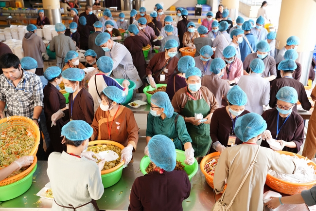 Trước Giờ G đêm hoa đăng kỷ niệm đức Phật A-di-đà