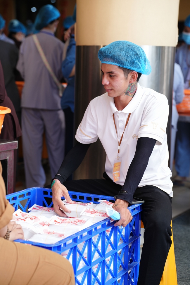 Trước Giờ G đêm hoa đăng kỷ niệm đức Phật A-di-đà