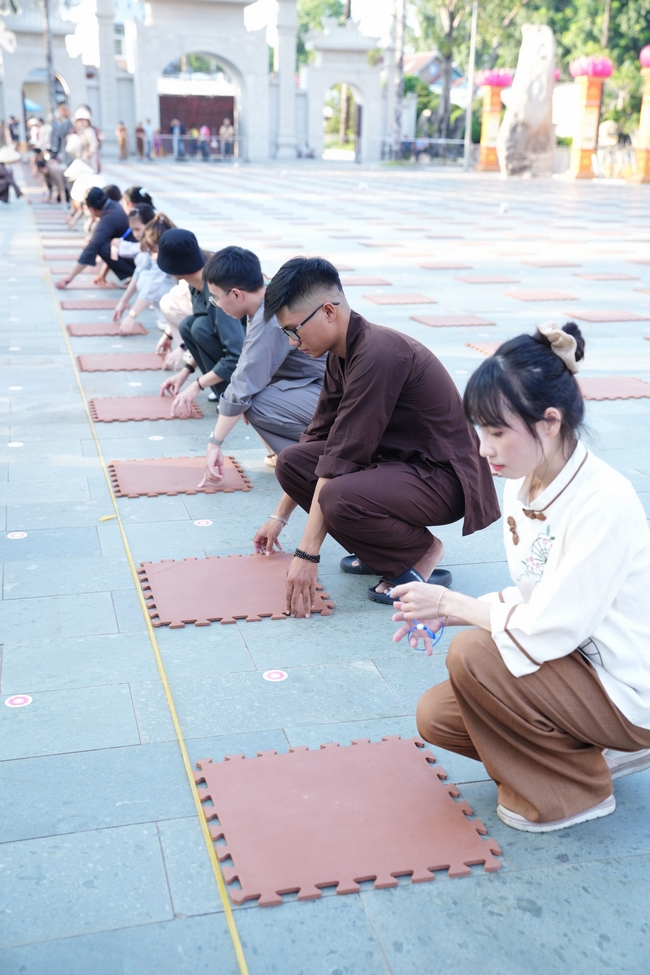 Trước Giờ G đêm hoa đăng kỷ niệm đức Phật A-di-đà