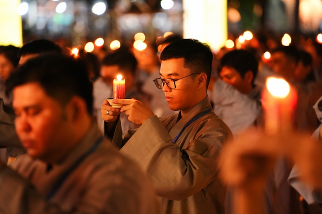 Toả sáng đêm Di Đà năm 2024