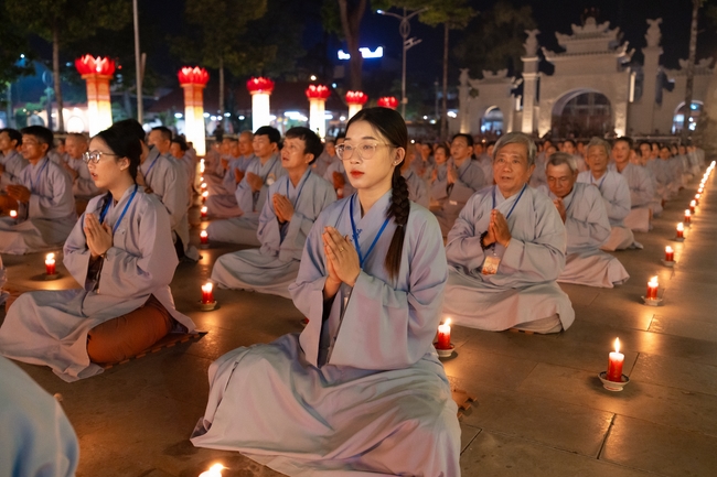 Toả sáng đêm Di Đà năm 2024