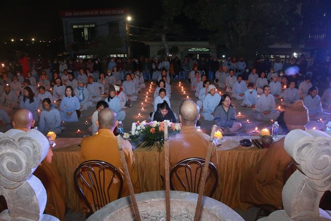 Chùa Tiêu Dao – Quảng Ninh: Đêm hoa đăng kỷ niệm đức Phật A Di Đà