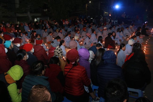 Chùa Tiêu Dao – Quảng Ninh: Đêm hoa đăng kỷ niệm đức Phật A Di Đà