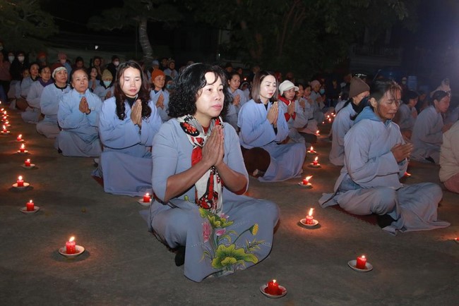 Chùa Tiêu Dao – Quảng Ninh: Đêm hoa đăng kỷ niệm đức Phật A Di Đà