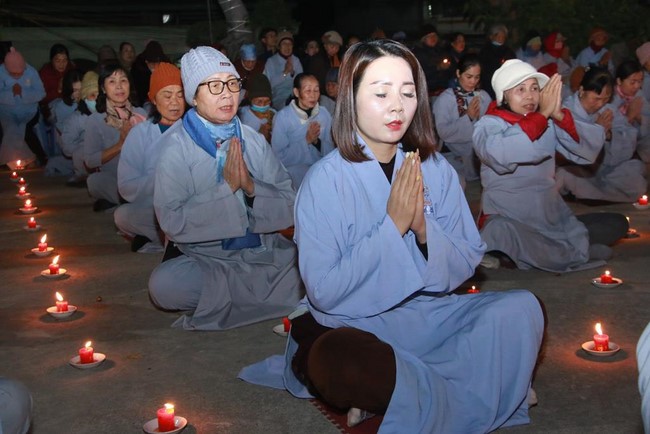 Chùa Tiêu Dao – Quảng Ninh: Đêm hoa đăng kỷ niệm đức Phật A Di Đà