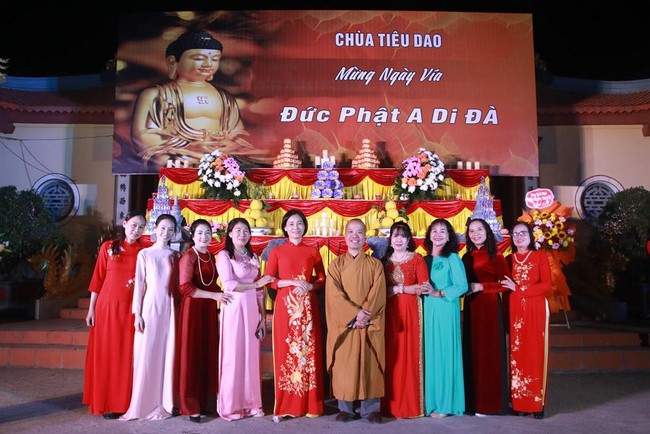 Chùa Tiêu Dao – Quảng Ninh: Đêm hoa đăng kỷ niệm đức Phật A Di Đà