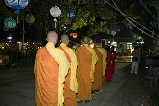 Candle Lighting Ceremony to commemorate Amitabha’s Buddha in 2024 at Dong Cao Pagoda – Thanh Hoa