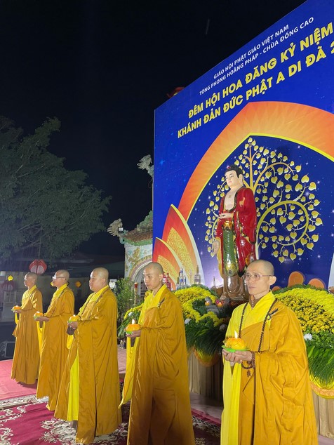 Candle Lighting Ceremony to commemorate Amitabha’s Buddha in 2024 at Dong Cao Pagoda – Thanh Hoa