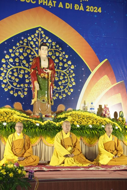 Candle Lighting Ceremony to commemorate Amitabha’s Buddha in 2024 at Dong Cao Pagoda – Thanh Hoa