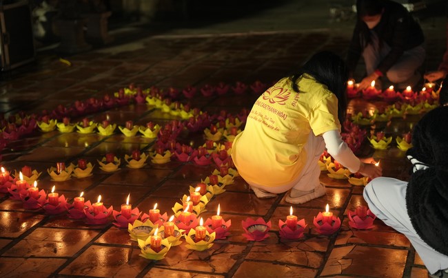 Candle Lighting Ceremony to commemorate Amitabha’s Buddha in 2024 at Dong Cao Pagoda – Thanh Hoa