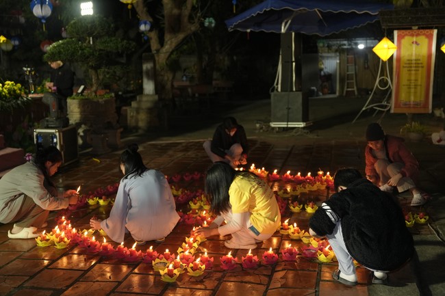 Candle Lighting Ceremony to commemorate Amitabha’s Buddha in 2024 at Dong Cao Pagoda – Thanh Hoa